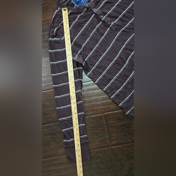 American Eagle Outfitters Gray Long Sleeve Striped Tee - Picture 4 of 11